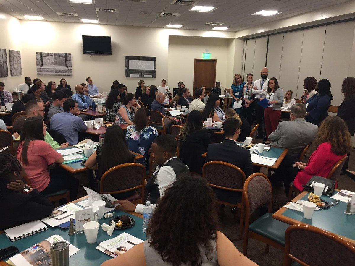 lindsaysobel's tweet photo. At legislative briefing, ⁦@teachplusTX⁩ Fellows ask legislature to keep standards high for teacher preparation programs, and make data transparent about EPP quality. #txlege https://t.co/zqNQfn2Ym7