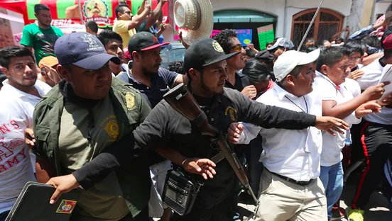 Limportant_com's tweet photo. Mexico candidate shot while posing for selfie: 112th politician killed since September https://t.co/ZO2B1v0XfH @guardian https://t.co/63A97NXhIx
