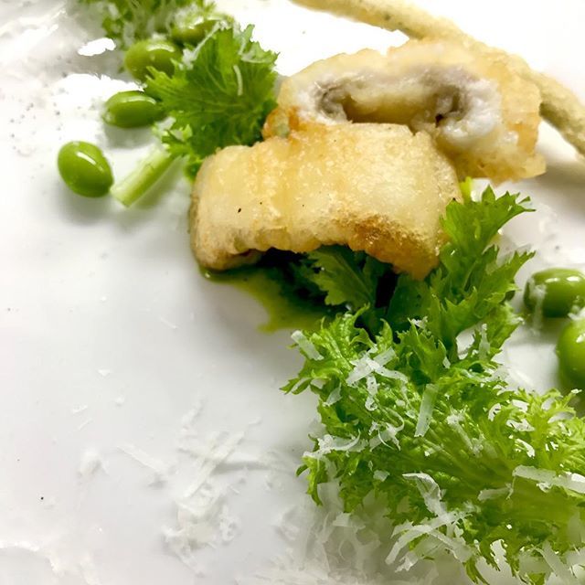 flattoria's tweet photo. 長崎 穴子のフリット
揚がってます
#サンバファームさんの枝豆
の味が濃いっ
#frit #congereel
#takadanobaba #grongo
#fritto
#tokyoitalian https://t.co/7XxQWGOMbf