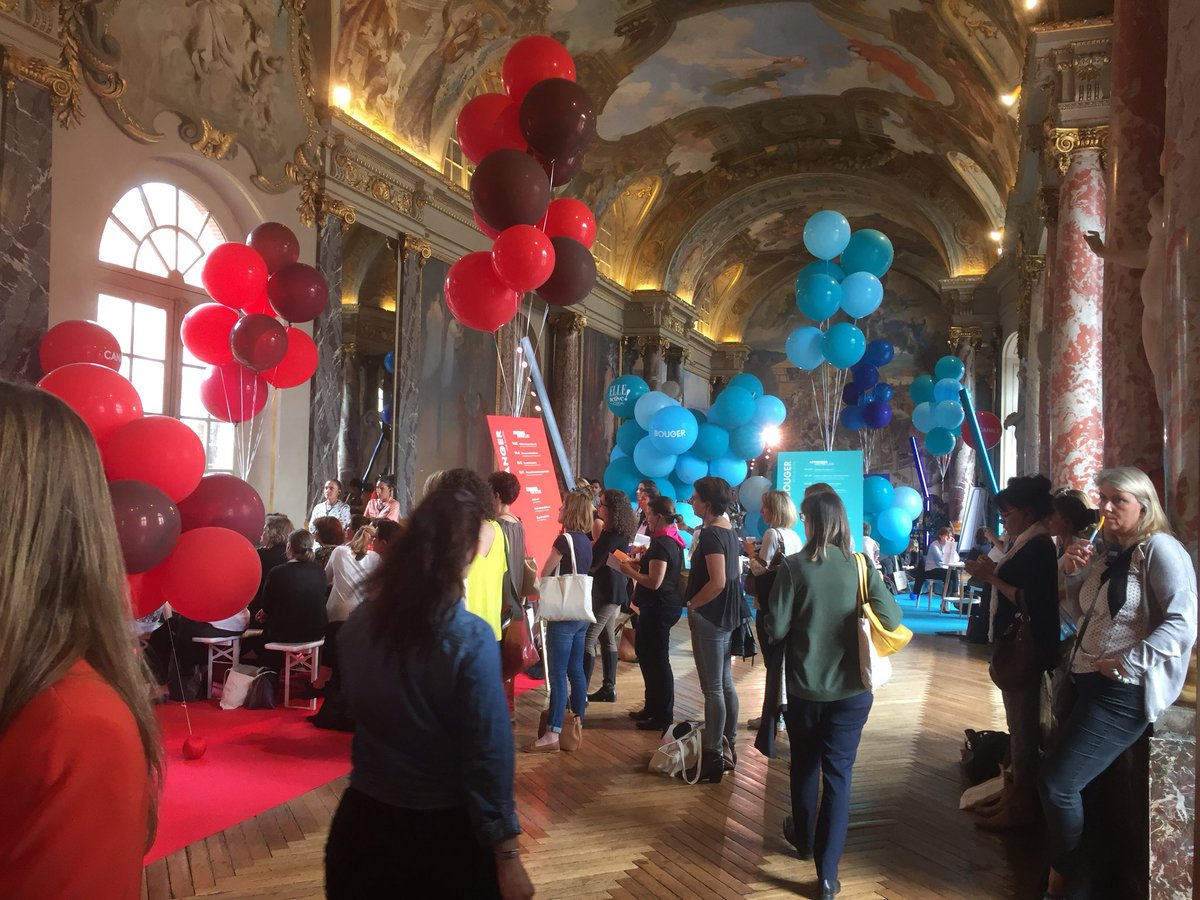 bonnin24's tweet photo. #ELLE #active #elleactive #pleniere #mairiedetoulouse ambiance très féminine place du capitole https://t.co/UGtOwAkvgt
