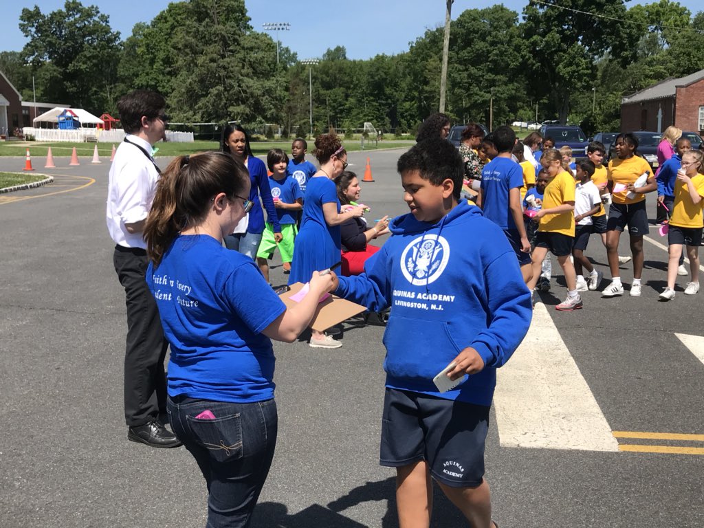 AquinasAcademy's tweet photo. Beautiful day for a Blue Ribbon Walk-a-Thon! What a great activity for the last week of school! https://t.co/chwj7le1R6