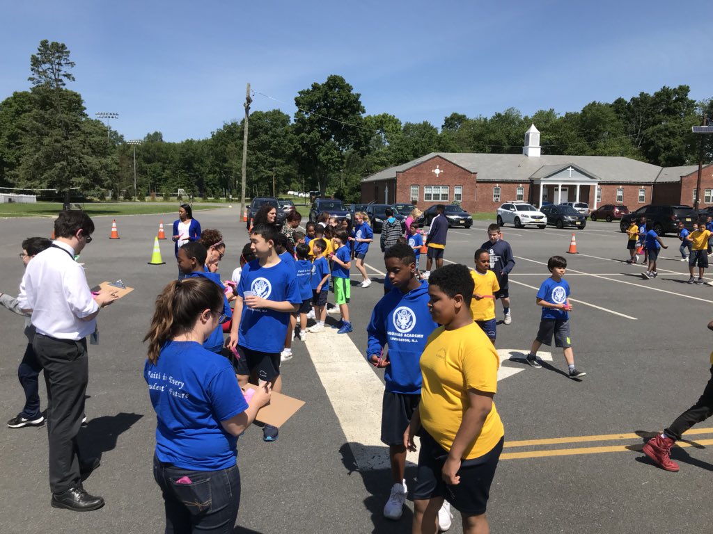 AquinasAcademy's tweet photo. Beautiful day for a Blue Ribbon Walk-a-Thon! What a great activity for the last week of school! https://t.co/chwj7le1R6