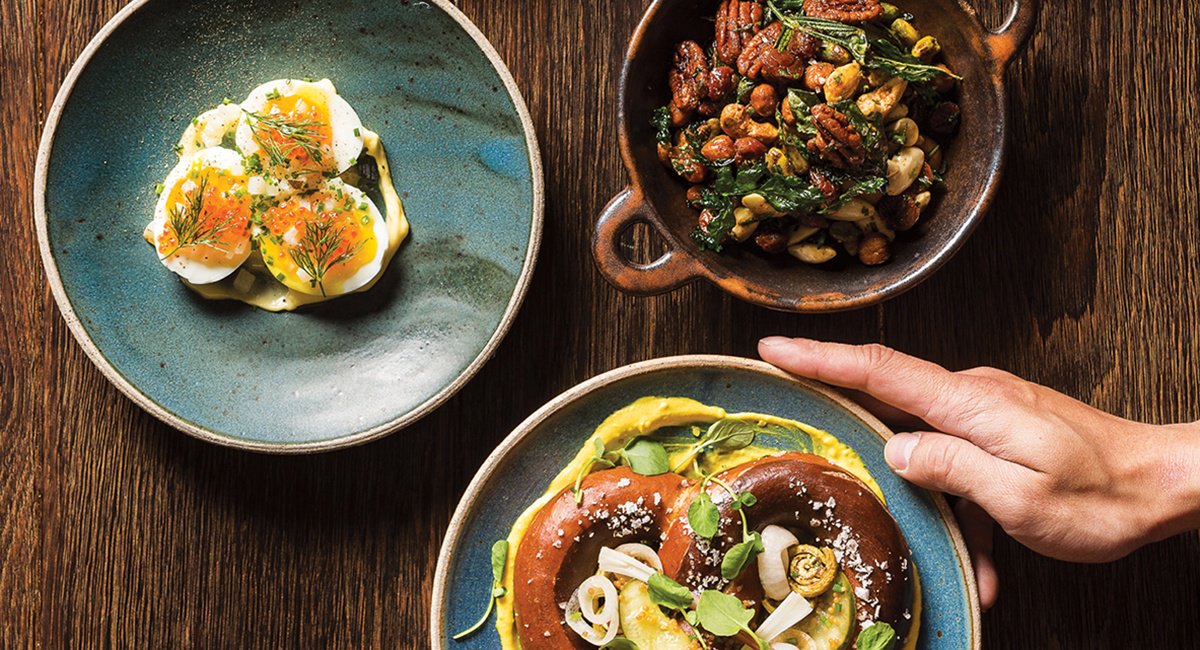 New details on Longfellow Bar, chef Michael Scelfo's new project, opening soon above <a href="/AldenHarlow/">Alden & Harlow</a> bit.ly/2rw89yB