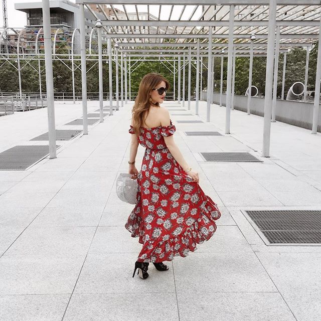 ThePrincessinB's tweet photo. Summer Vibes! 😎🤘🏻☀️ #theprincessinblack #fashionblogger #fashionstyle #beautyaddic #theprincessinb #fashionlover #streetstyle #goodvives #lifelover https://t.co/Jvo3BRhwkN
