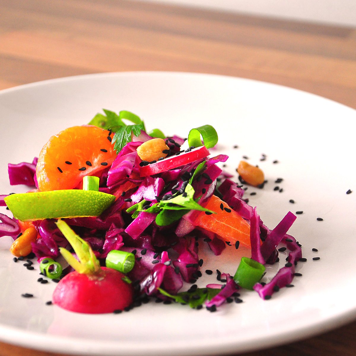 Veahero_'s tweet photo. Colourful, tasty and healthy – what’s not to love? This gorgeous #RedCabbage and #Clementine #Salad adds a burst of color and nutrition to the plate, and it's on https://t.co/QA8nO5C4cX today! Find the full recipe here 👉🏼 https://t.co/fzcGoMxC3u 🥗 #veahero #mealplanning https://t.co/YY6DP0b4sO