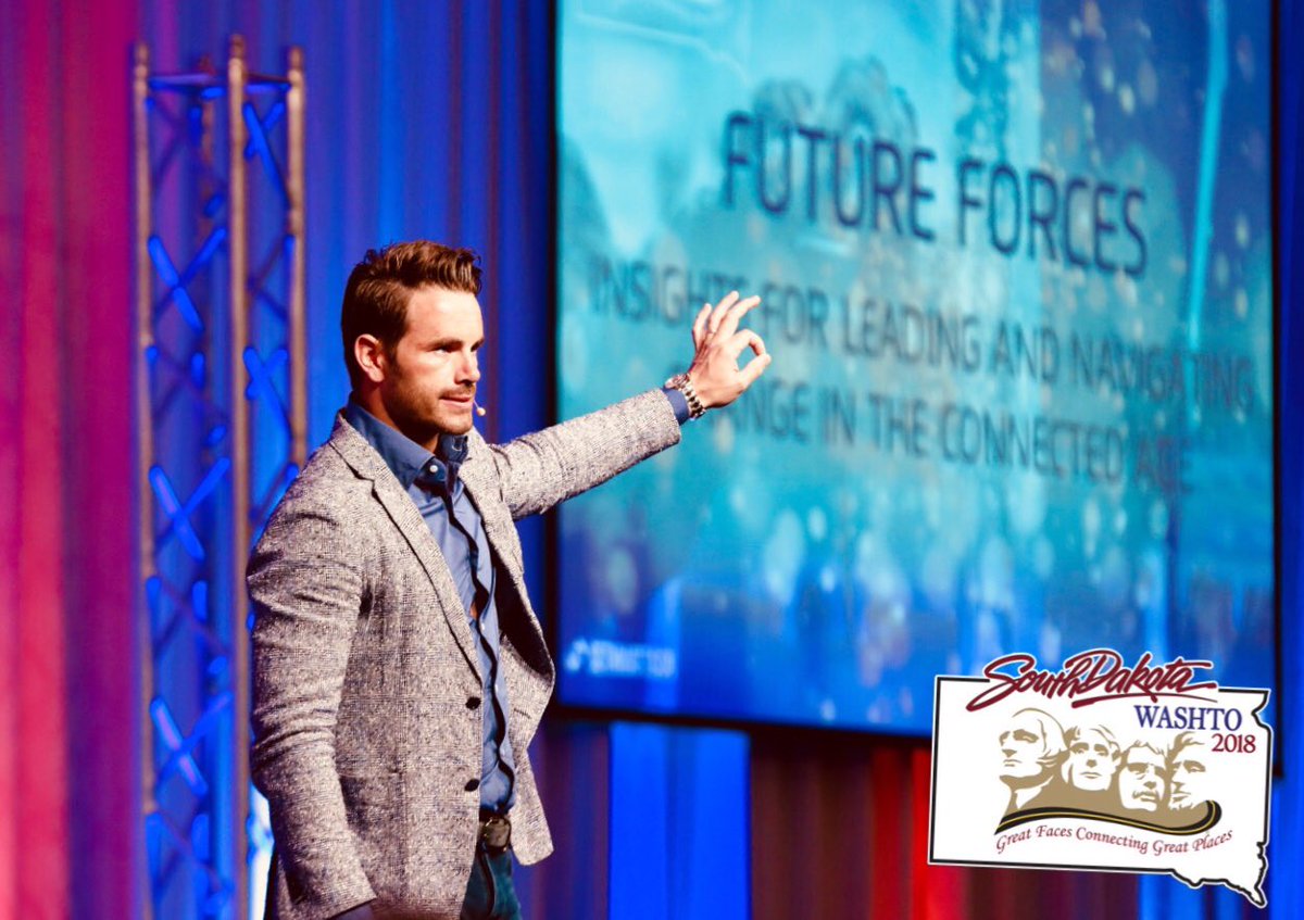 HuronAreaEng's tweet photo. Keynote speaker Seth Mattison gets the energy flowing at #WASHTO2018 https://t.co/Nfr3wJ0JLp