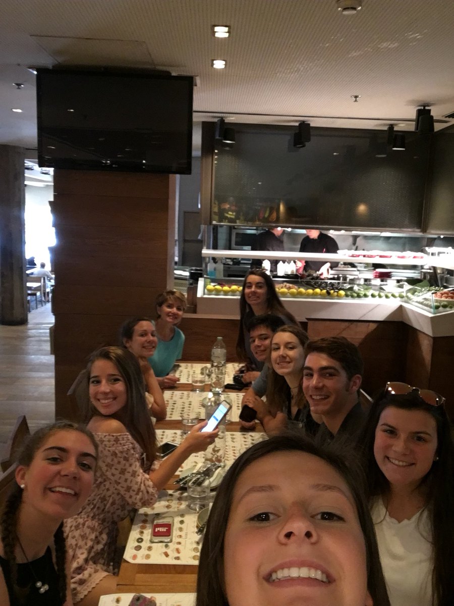 We have made to Barcelona just in time for lunch. After lunch, we’ll be touring the city🤗.
#TapaTapaRestaurant