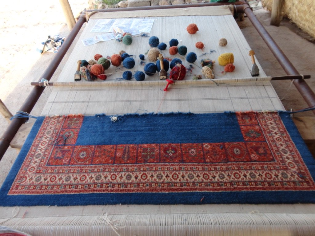 HeidarianR's tweet photo. The Persian carpet is a part of Persian (Iranian) art &amp; culture.Carpet-weaving in Persia dates back to the Bronze Age.The earliest surviving corpus of Persian carpets come from the Safavid dynasty in the 16th century.#Heidarianpersianrugs #persianrugs #handwoven #wool #silk #iran https://t.co/ytMEUWZ3ot
