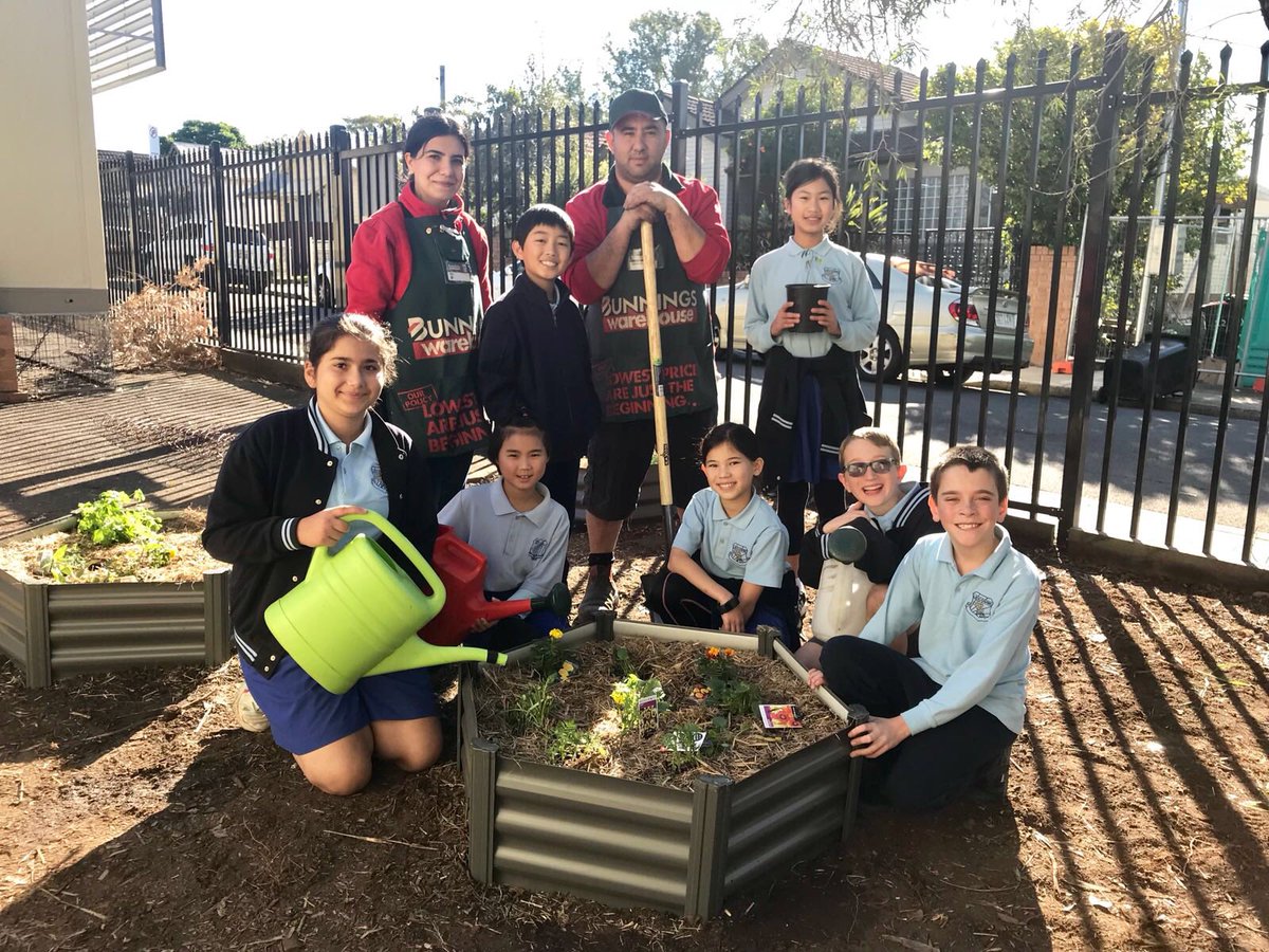 Time to build our #sustainablegarden     Thank you @Bunnings Lidcombe for your help and support. #stage3 #projectbasedlearning #lpstheplacetobe @ArunaPant4