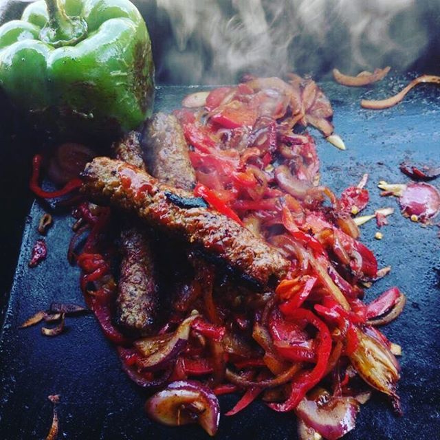 rizthil's tweet photo. Hot &amp; Spicy Burritos Are Ready To Go @ #shoreditchhighstreet 🌯👍💥 #seeyouall !!
#grillzon#opennow #seeyousoon #londonstreetfood #scarletstreet #boxpark #summer #ubereats #burritoday #mexicanfood #hotfood #chipotle #lovefood #londonfood #brunch #lunch … https://t.co/8Qi3C9izNH https://t.co/rhNvTQDKVB
