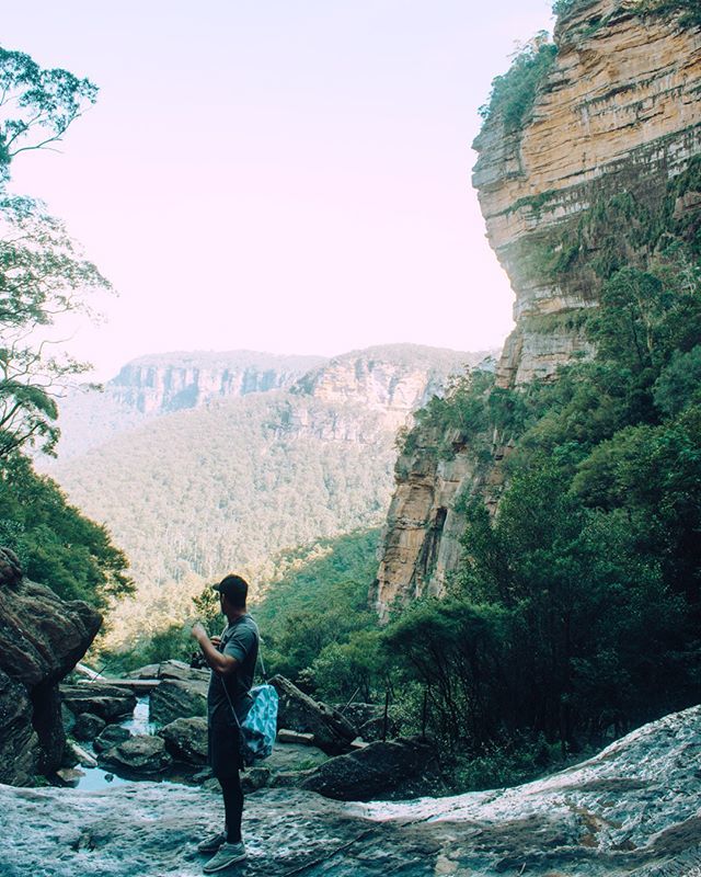 Standing on top of the world 🌏
.
.
.
#pyramidshades #sunshade #bluemountains #byron #view #sunshelter #adventure #tropical #adventureaccessories #landscape #view #kickstarter #earth #earthlove #photography #photooftheday #moment #nikon #nikond3400 #s… ift.tt/2y6Keha