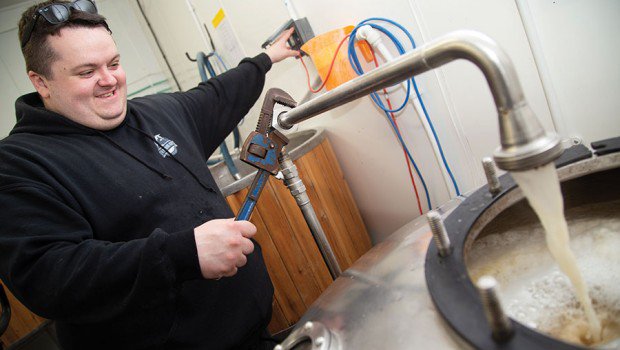 Lending a hand cheersnortheast.co.uk/lending-a-hand/