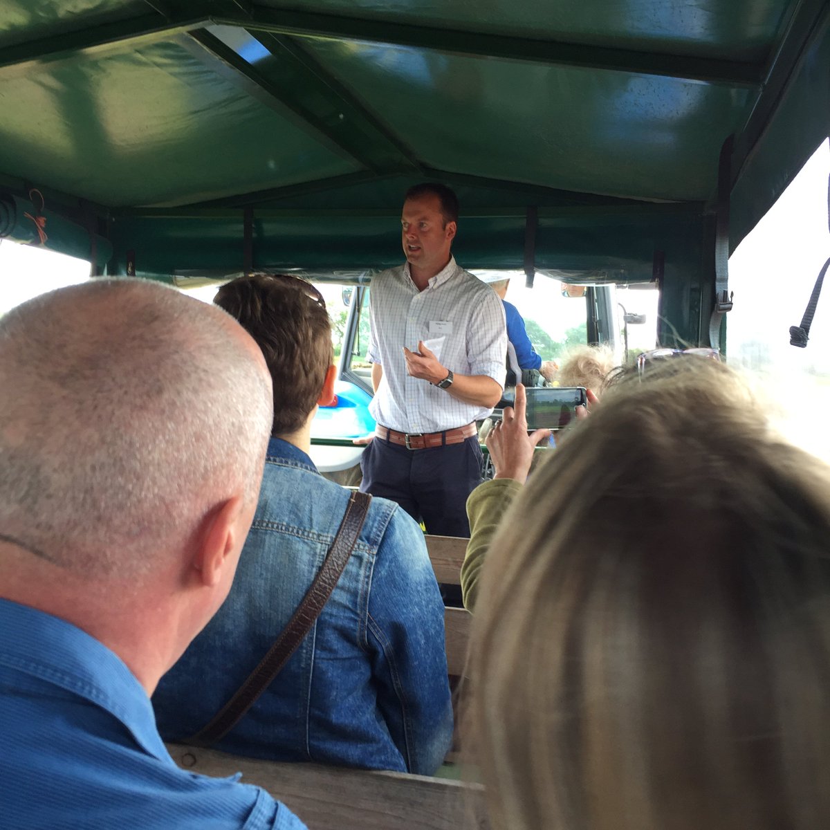minskipfarmshop's tweet photo. ๐ฟ๐ฑHERBY HAPPINESS๐ฑ๐ฟ
We are exploring @HerbsUnlimited โs farm today and having an amazing time! ๐ฑ๐๐๐๐ป Learning about edible flowers ๐, herbs ๐ฟ & salad ๐ฅ, all grown at Sand Hutton near Thirsk!
#herbyhappiness #localherbs #herbsunlimited #openfarm #exploring https://t.co/exg0fczZGy