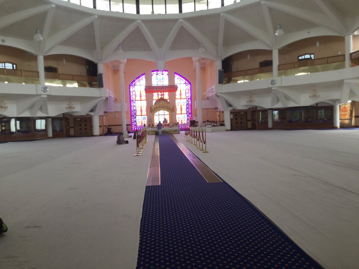 ReedsPandR's tweet photo. First Form having a wonderful Places of Worship outing #ReedsPandR we're currently in Guru Singh Sabha Gurdwara Southall. Thank you Mr Verdi for being our tour guide @ReedsSchool https://t.co/QtuYkcWkyb