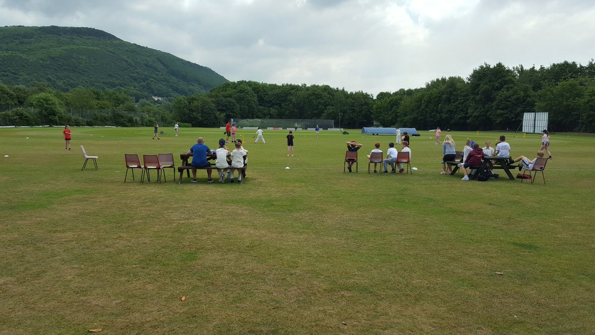 EvsCommCoach's tweet image. Looks like a tight finish between @BlaenBaglanPrim Beasts and The @CwmafanPrimary Wizards @PirateCricket Kwik Cricket Tournament @Chance2Shine @CricketWales #closecall #goodatmath 🙄🏏🏏