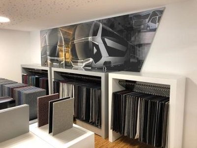 Nueva sala de exposiciones en MAN Bus Modification Center ofrece  asesoramiento cualificado sobre diseño de interiores. Se presentan todo tipo de tapicerías, revestimientos y paneles decorativos para autobuses MAN y NEOPLAN.
goo.gl/ex49Gs
<a href="/MAN_Iberia/">MAN Truck&Bus Iberia</a>