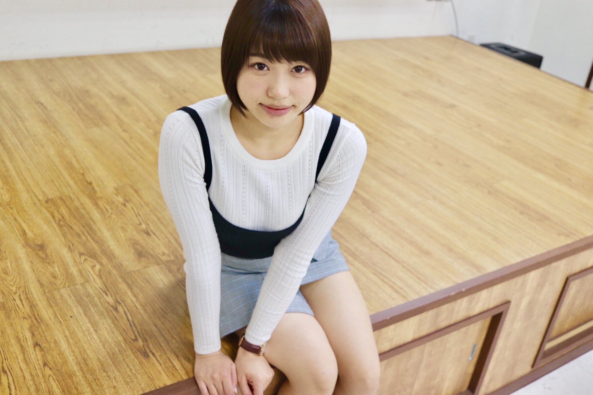 ライタ〜ミクニ🐙🦑 on X: #唯井まひろ ちゃんのインタビュー、めちゃめちゃ読まれてて嬉しい😢💘  これ撮影画像なんだけど、まじノーレタッチだから。お顔ちょうちっちゃいし、肌つるつるなの。で、笑顔が素敵なの。おっぱいおっきいし、私服かわいいし。  え、天使すぎん ...