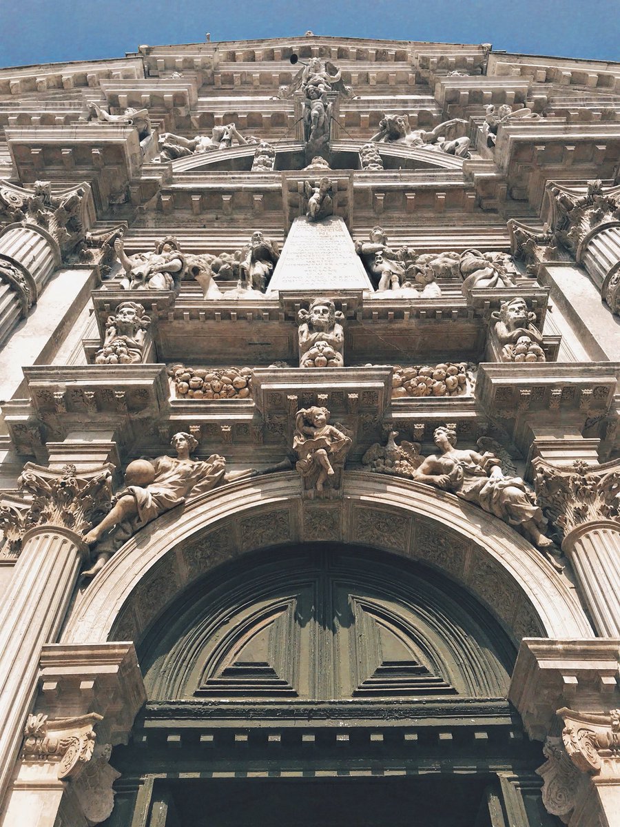 jackmanly's tweet photo. wander alone at venice https://t.co/wi3Qk9t9qc