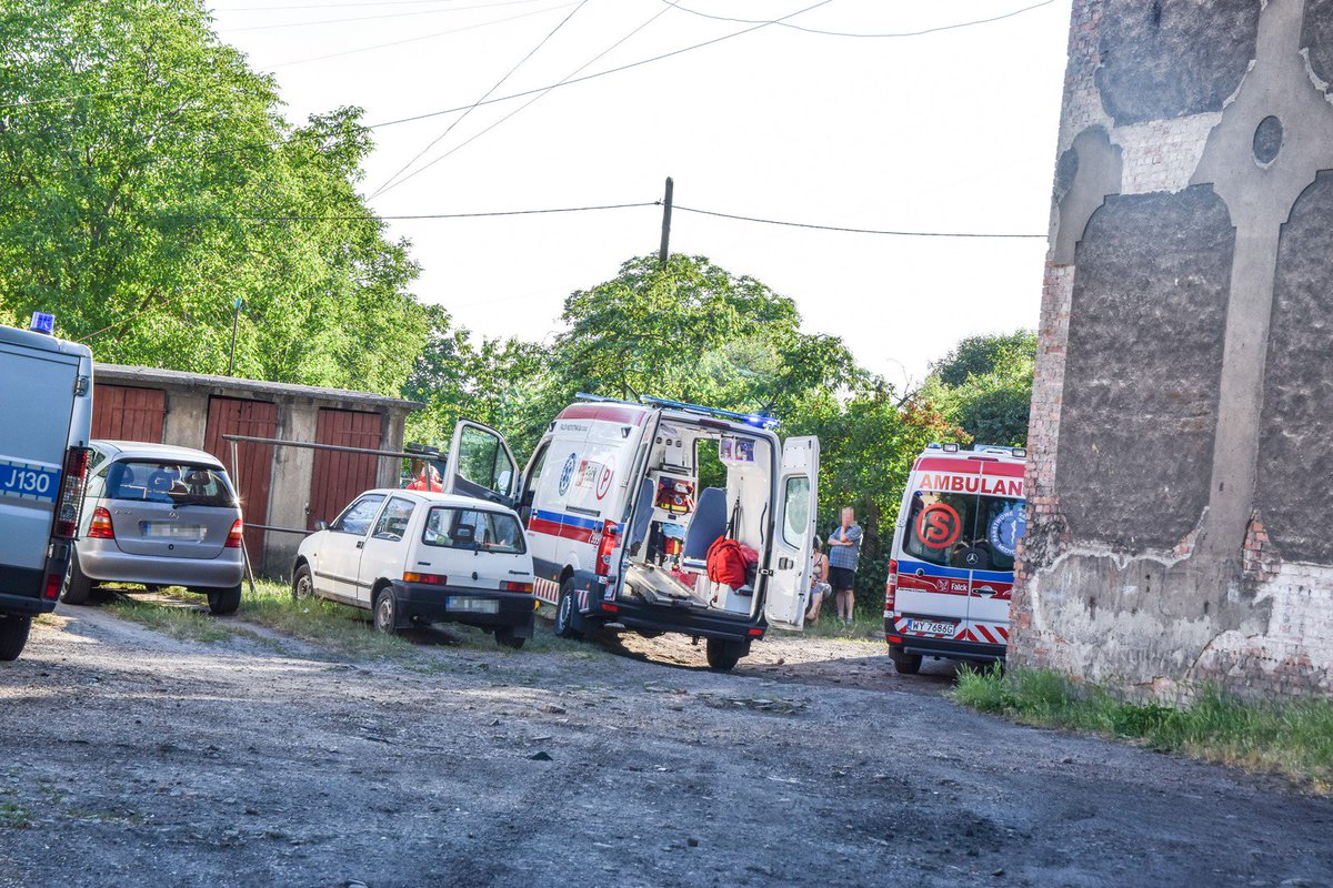 brzeg24's tweet photo. Przyczyną zatrucia nie były tzw. „dopalacze”. U jednej z poszkodowanych osób wykryto amfetaminę i metamfetaminę

https://t.co/Wrg8rMY8zU https://t.co/2CmxCbaCBT