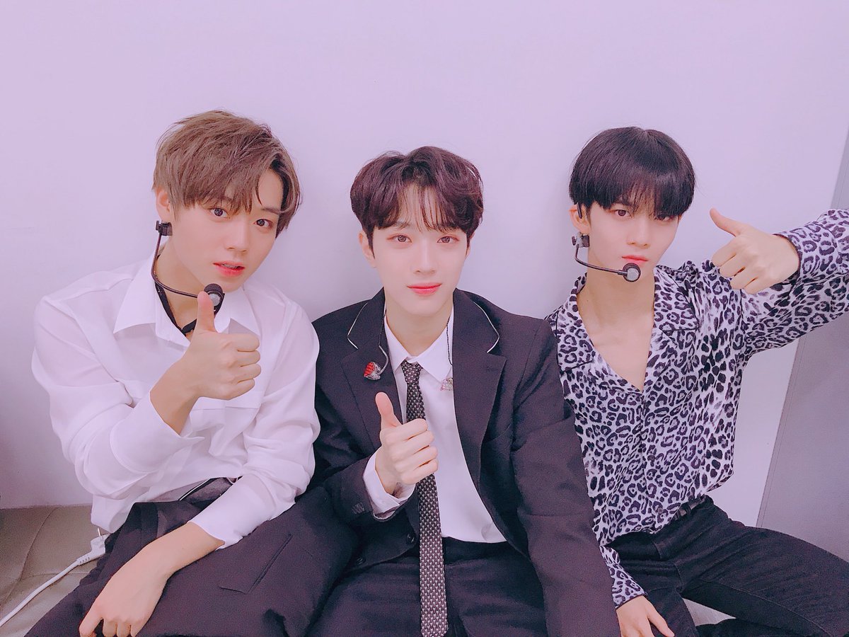 Wanna One tweet media