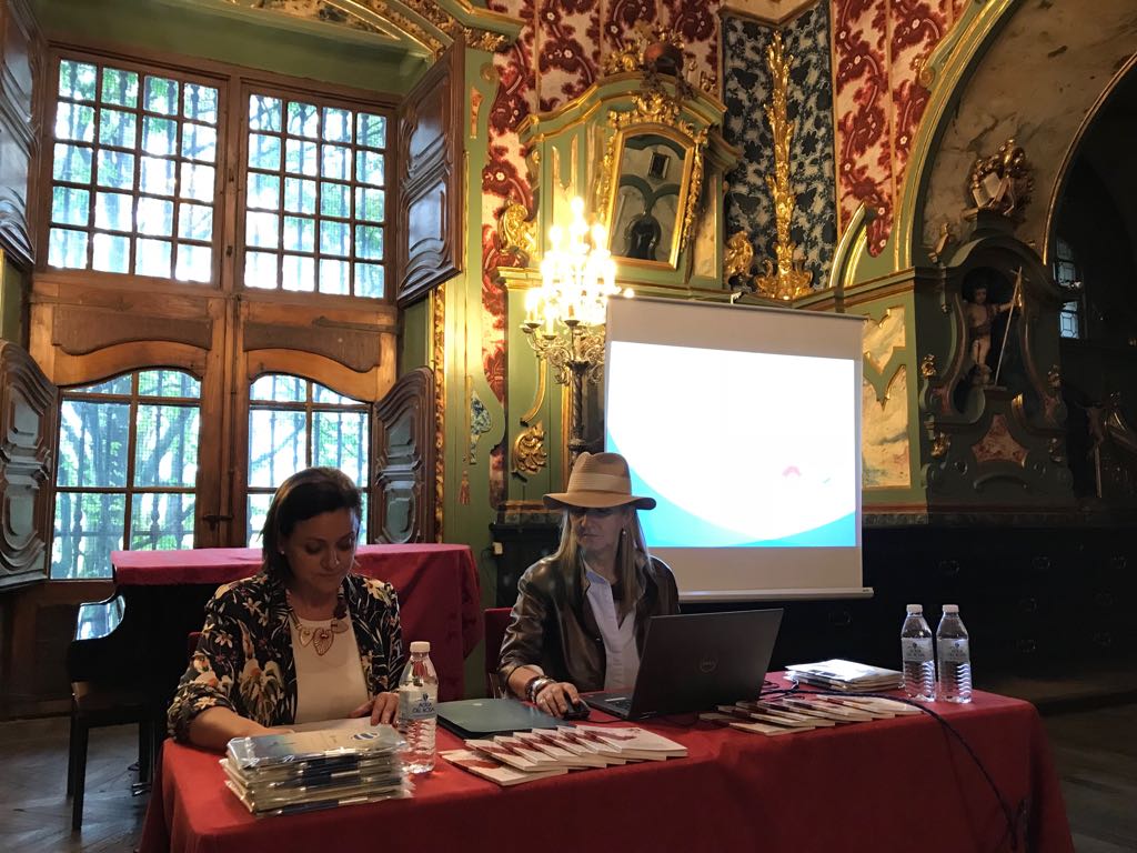 montseoyague's tweet photo. Presentación de delegación Navarra de OPC . Gracias a todos por el apoyo @opcspain @catedralpamplon @eventos_navarra @OPCEVasca @apicatoste #mice #congreso #eventprofs https://t.co/SVIrg09Shd