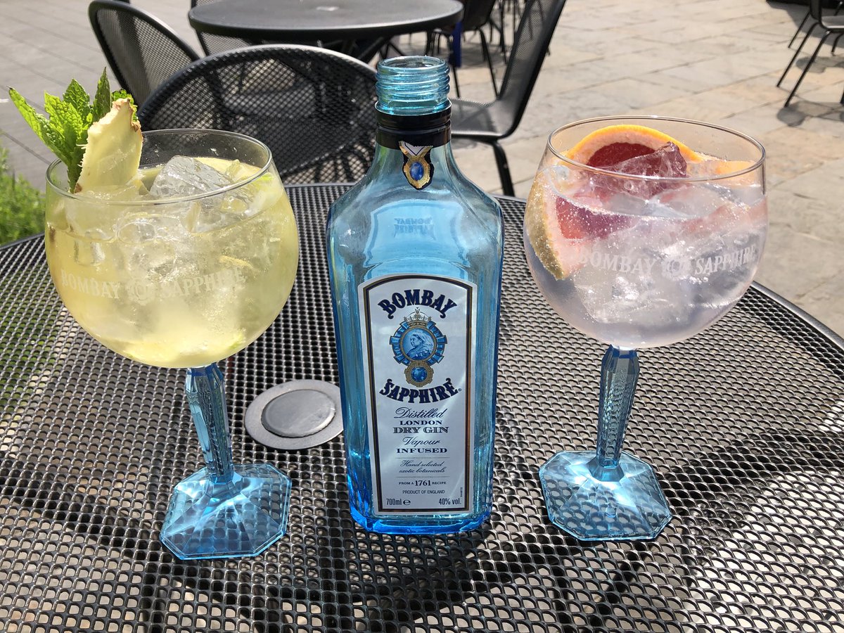 0_smalley's tweet image. Enjoying birthday gin cocktails @homeofbombay very lucky boy #bombaydistillery