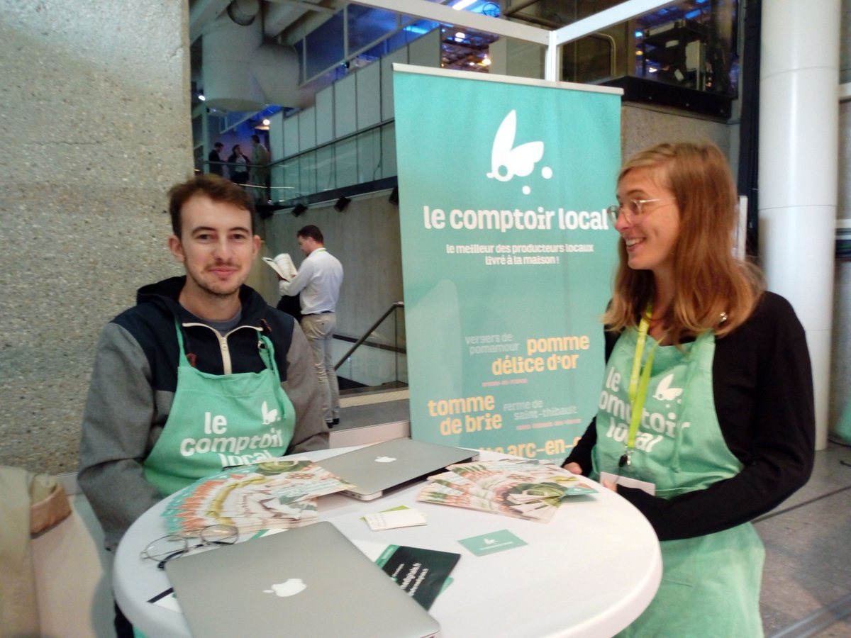 LeComptoirLocal's tweet photo. Aujourd'hui, on est au #LFDAY18 avec la @FermeDigitale pour parler des innovations qui feront l'agriculture de demain. Plein de belles rencontres et de jolis sujets ! 😃 #AgTech #circuitcourt #directproducteur #mangermieux https://t.co/OBba0lpgjx