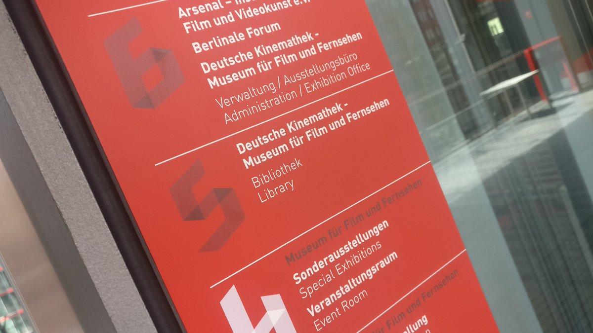 ubleipzig's tweet photo. Unser #Fachinformationsdienst https://t.co/lptsF6jaw8 ist gerade mit großer Agenda beim Treffen des Arbeitskreises Filmbibliotheken in der @de_kinemathek im @berlin_sony. /sto #FID #bibtag18 https://t.co/evZ0jTWi73