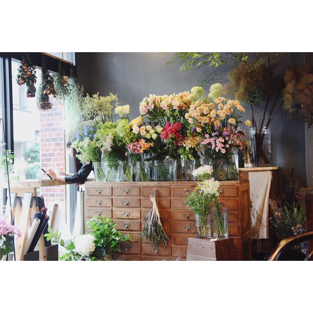 ᴀ ʏ ᴜ ᴍ ɪ ɢ ᴏ ᴛ ᴏ 花屋で働くデザイン屋の旅 蔵前駅から徒歩5分のところにある 花と緑の専門店 Ex Flower Shop Laboratory Kuramae 代々木上原と中目黒にも店舗がある人気店で 蔵前にはカフェ From Afar 倉庫01 が併設されて ᴀ ʏ ᴜ ᴍ ɪ ɢ ᴏ ᴛ ᴏ 花屋で働くデザイン屋の旅 蔵前駅から徒歩5分のところにある 花と緑の専門店 Ex Flower Shop Laboratory Kuramae 代々木上原と中目黒にも店舗がある人気店で 蔵前にはカフェ From Afar 倉庫01 が併設されて