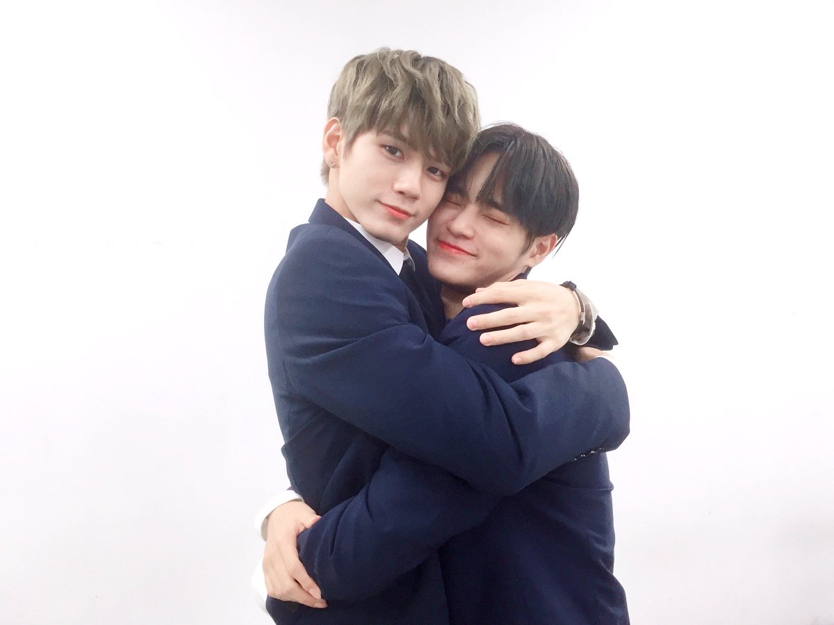 neoscypher's tweet photo. @WannaOne_twt [day 361] almost a year wah! #Light1stWin you've worked hard guys ♡♡♡ https://t.co/HQFsc0PQSB