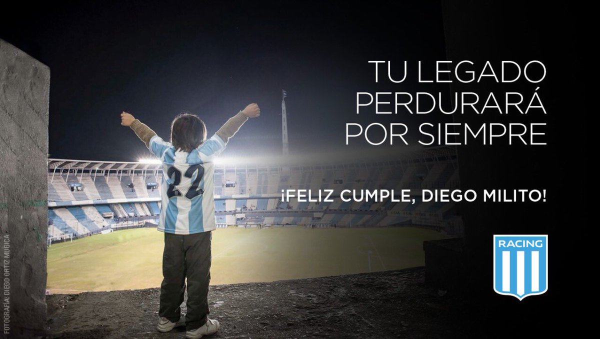 RacingClub's tweet photo. #FelizCumpleDiego 2️⃣2️⃣🎓

Estuvo en el inolvidable campeonato del 2001 y volvió para ser campeón. Dejale tu mensaje a Milito en su cumpleaños. 

#DePrincipeARey ⭐️2001 ⭐️2014 https://t.co/pGCegWT5NI