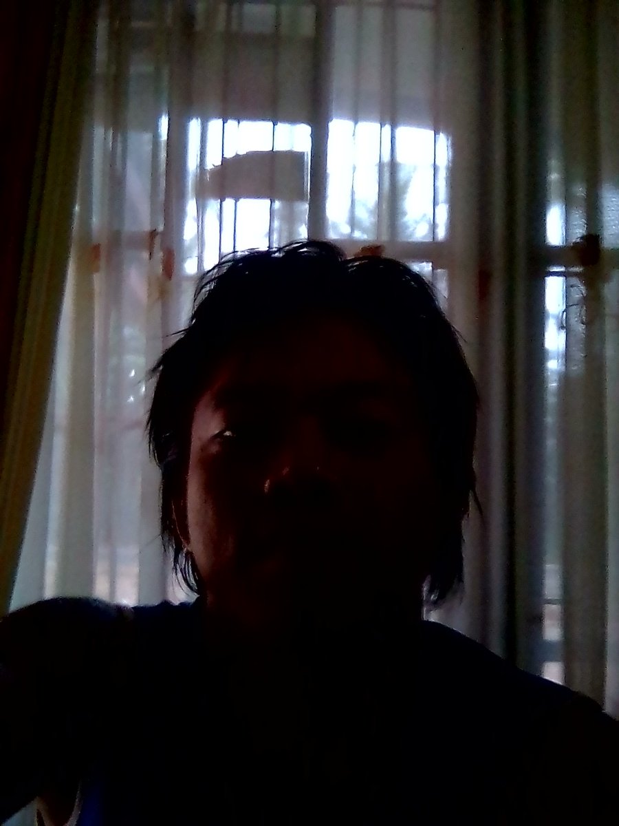 liantuing1's tweet photo. Menjelang malam hari  udah trasa berat mou ngpa ngain trasa gk da berhentinya kerja keras... Kegagalan cuma gk bisa ngumpulnya uang rupiah hanya sepuntung rokok yg dihisap dan dimasukan kardus trasa gk percaya perbudakan kerja keras  buat bayar diri sediri per hari 13 jut dipotog https://t.co/6t3TTaEg59