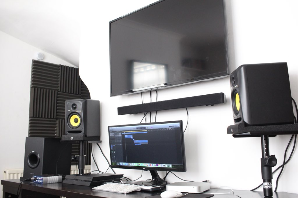 BenKyddMC's tweet photo. If anyone needs studio time or can send a project over for me to mix and master hmu! £15 an hour w/first hour free! #Mixing #Mastering #StudioTime #Engineer #Rap #Grime #Production #Recording #Music https://t.co/1h3cBsJYc7