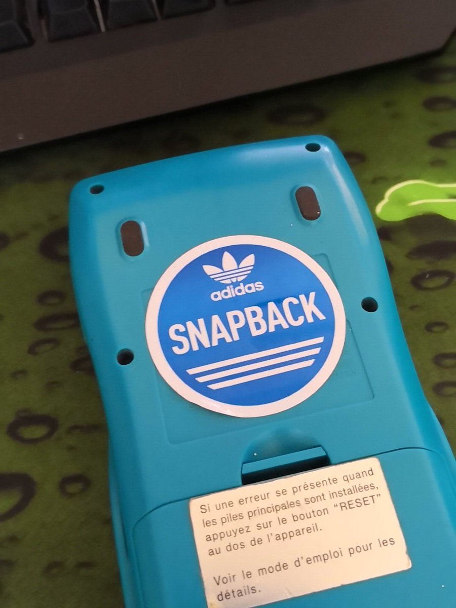 AdyX01's tweet photo. @njkanachou en faisant mes cartons j'ai retrouvé ma calculatrice du lycée avec stickers Snapback collés dessus. Coïncidence ? ^^
#TeamSnapback https://t.co/m1mfDWir30