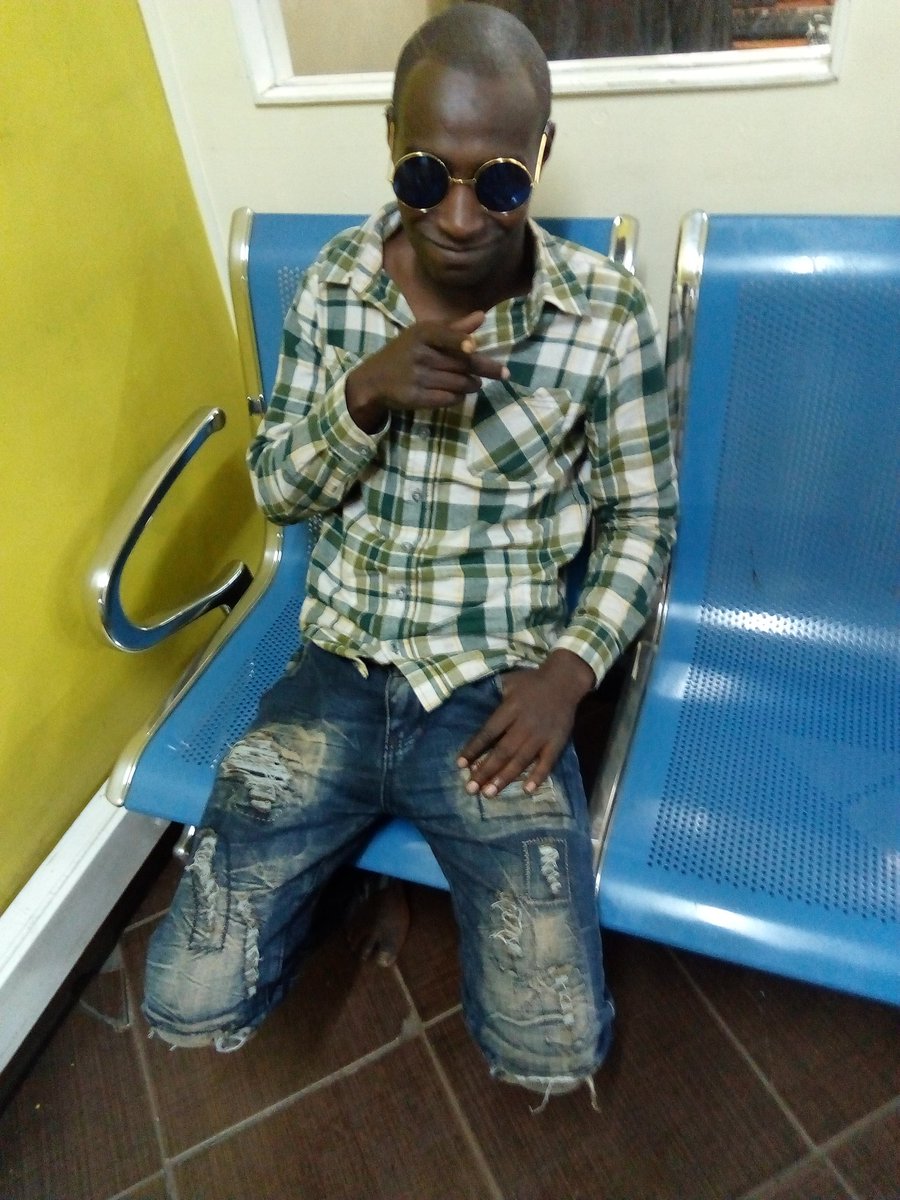 Elishifa's tweet photo. Leo @ABonokoDeh. Amecheck in ndani ya #Goteana @GhettoRadio895 https://t.co/tJqba2J70n