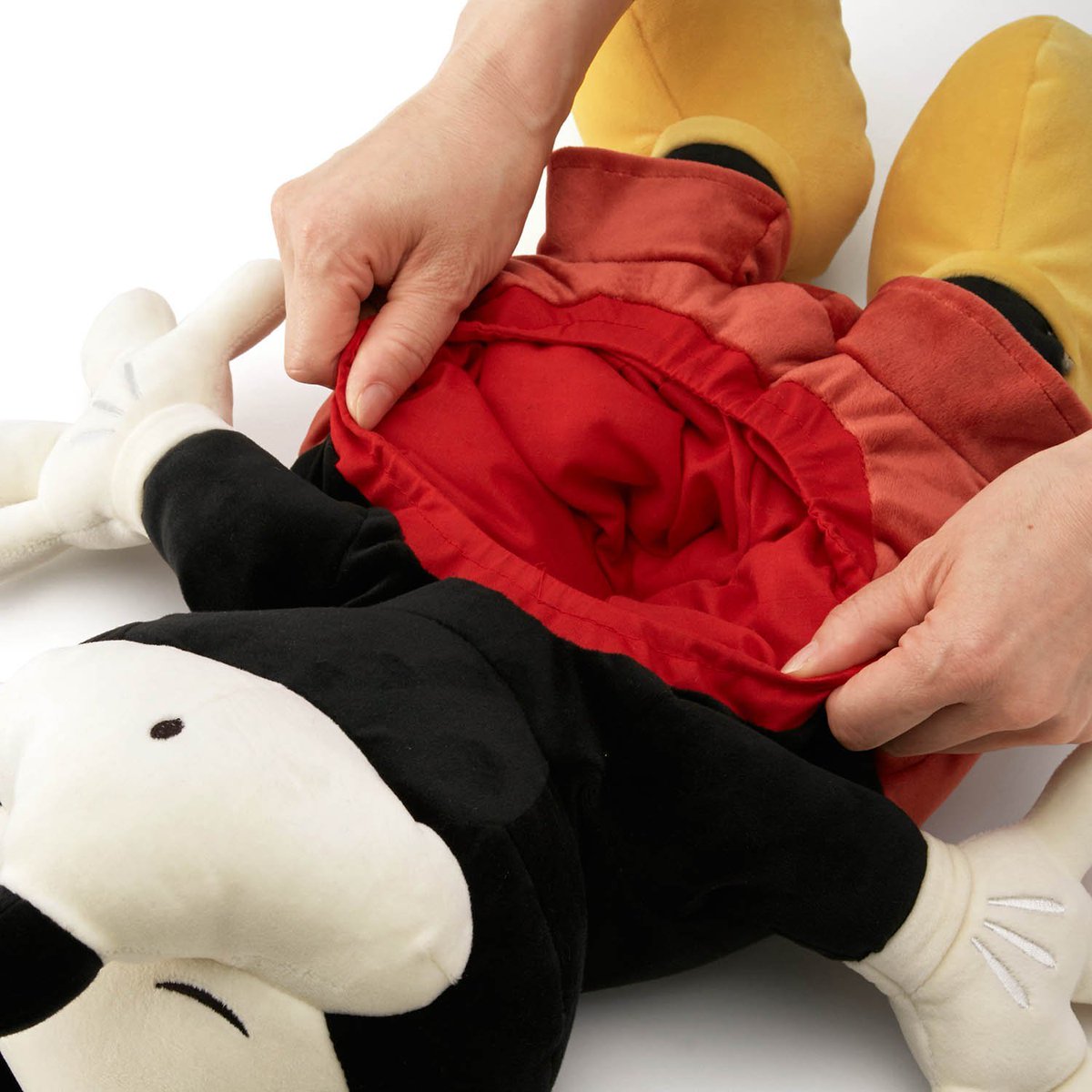 Dtimes Twitterissa りぶはあと ディズニーデザイン もちもちティッシュケースカバー くったり もっちり感がたまらない ミッキーとミニーの2種類がラインナップ 詳細 T Co Pxgqspo7vf