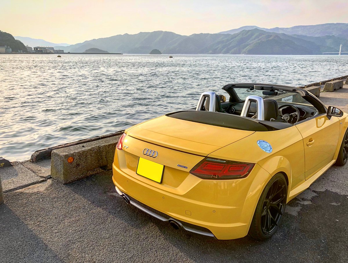 syatyou_jp's tweet image. また海までドライブに行きたくなってきた。
5月 舞鶴港にて
#audi 
#auditt 
#audittroadster 
#tt8s 
#ベガスイエロー
#vegasyello 
#車の写真が好きな人と繋がりたい 
#車好きな人と繋がりたい
#クルマ好き
#車のある風景
#オープンカー好き
#オープンカーのある生活
#audittsquad
#海までドライブ