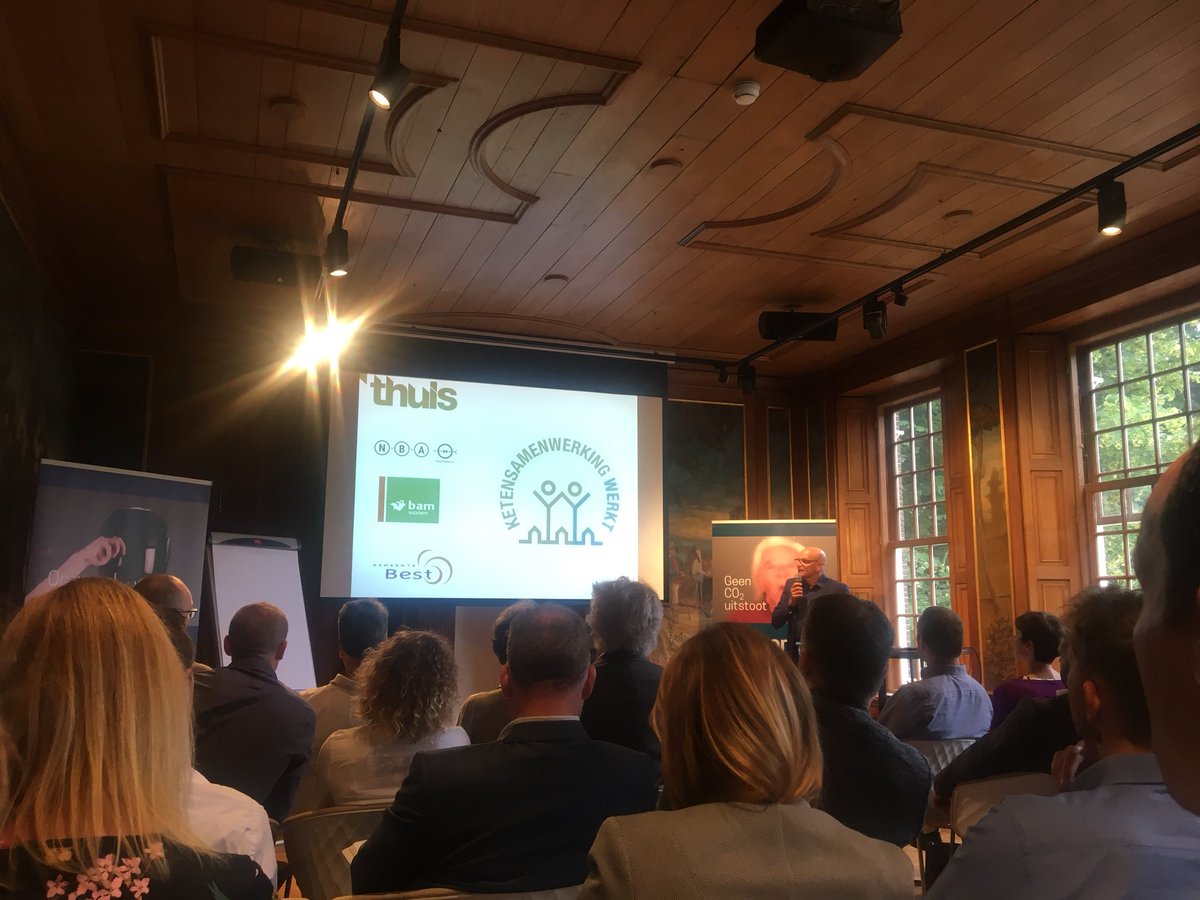 PPoell's tweet photo. @LucReusken deelt successen van #nom appartementen Best samenwerking met @NBArchitecten @mijnthuis en @BAMWonen tijdens  #zen platformbijeenkomst @LenteAkkoord https://t.co/Mtq2XYo589