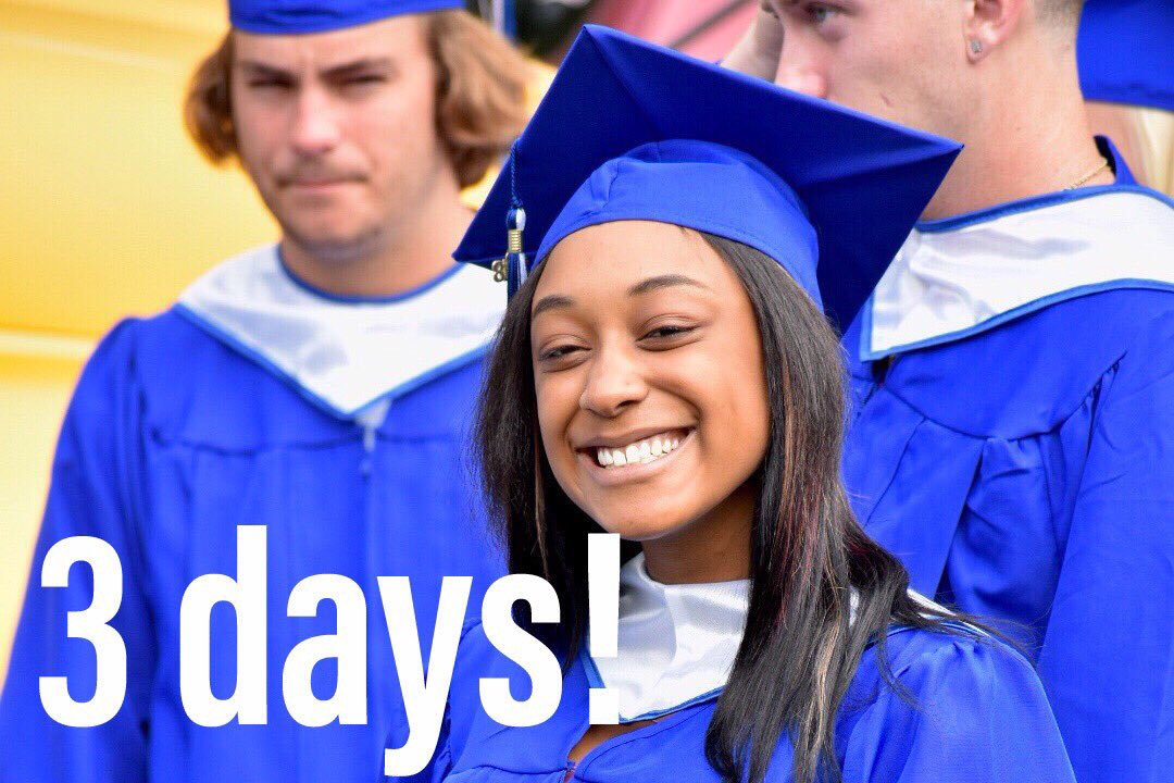 YorkHighSCA's tweet photo. Class of 2018 there’s only 3 days until Graduation! 🎓 🎉  #yhs2018 #Classof2018 #falconfam https://t.co/nl8A2wSSmx