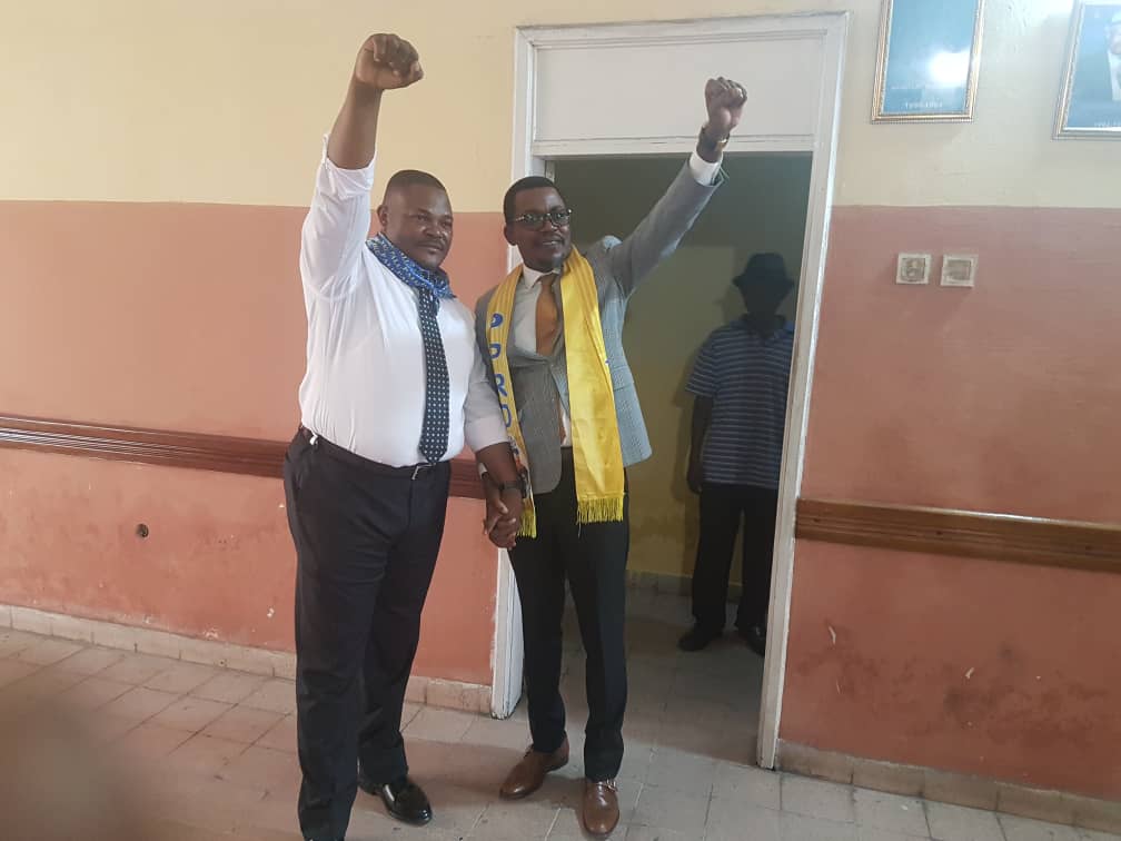 TETEASSER1's tweet photo. #RDC, Au siège national du #PALU, la cérémonie de remise et reprise du soldat #Ngoma_Celestin.
Nous #jeunes_leaders_du_Pprd saluont l'élévation d'un de notre #Celestin_Ngoma nommé Secrétaire Permanent Adjoint par le patriarche #Antoine_Gizenga de ce grand Parti. FÉLICITATIONS https://t.co/DLj4lGy1Oz