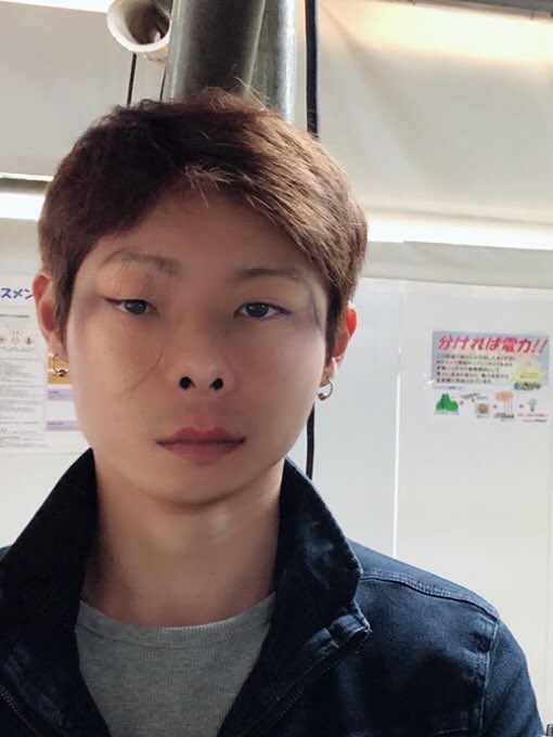 上倉直也 Twitterissa 会社の人と顔交換したらその人の顔のパーツが少し歪んだのか かまいたちとミッツマングローブ を足して2で割った顔になった 上倉直也 Twitterissa 会社の人と顔交換したらその人の顔のパーツが少し歪んだのか かまいたちとミッツマングローブ を足して2で割った顔になった