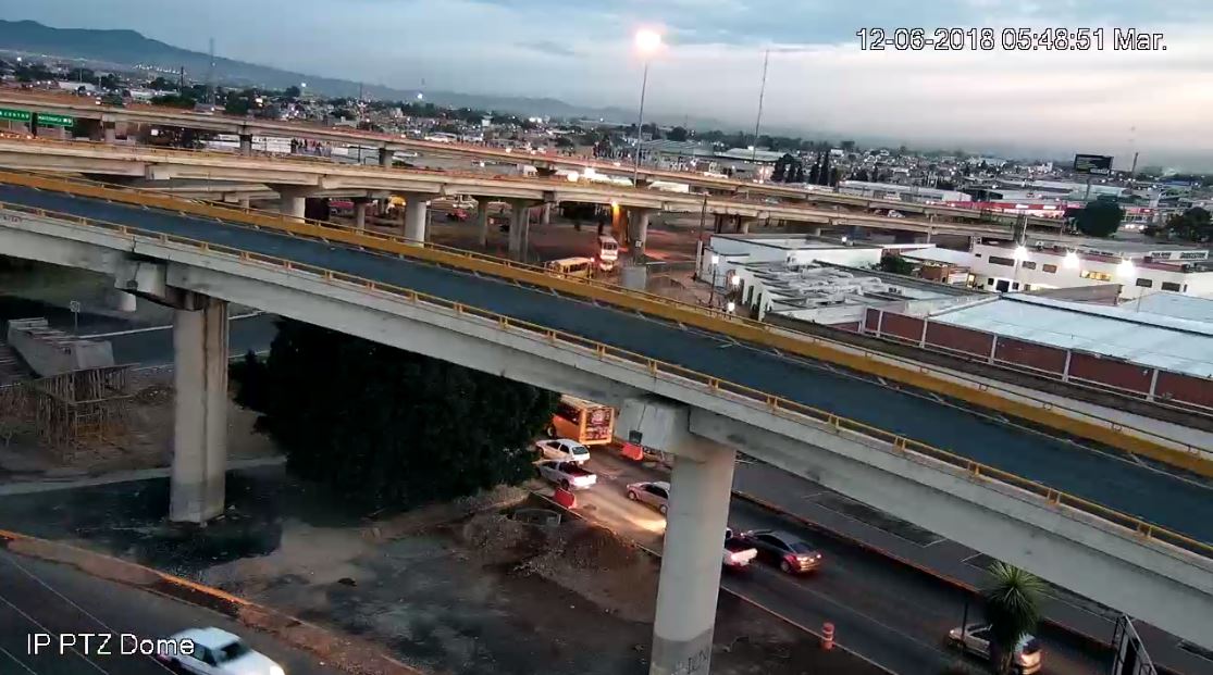 SPM_SLP's tweet photo. Este martes, la Policía Municipal de la capital,  informa que solamente el Río Españita amanece cerrado a la circulación vehicular a raíz de las últimas precipitaciones pluviales que cayeron en la ciudad y su zona metropolitana. 
Hay encharcamientos que dificultan la circulación. https://t.co/vF0J8ux1is