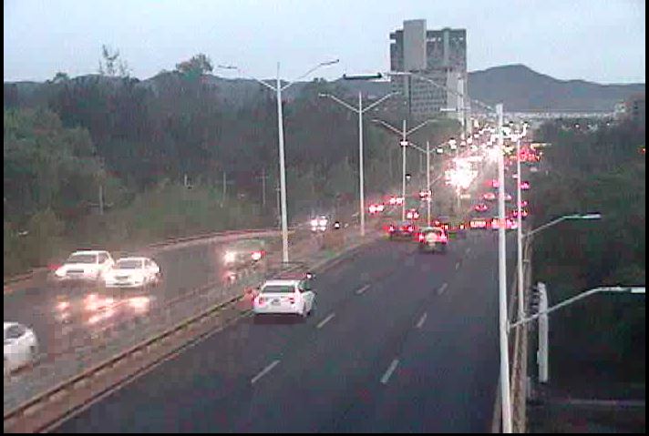 SPM_SLP's tweet photo. Este martes, la Policía Municipal de la capital,  informa que solamente el Río Españita amanece cerrado a la circulación vehicular a raíz de las últimas precipitaciones pluviales que cayeron en la ciudad y su zona metropolitana. 
Hay encharcamientos que dificultan la circulación. https://t.co/vF0J8ux1is