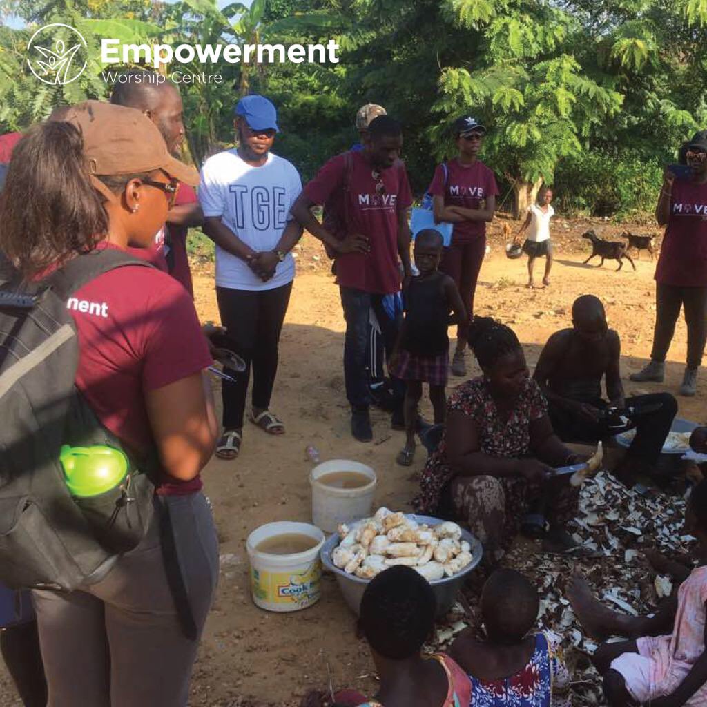ewclife's tweet photo. We are spreading the goodnews of Jesus to people in different communities in Takoradi. From the farms, to the streets and the homes of the folks here, we are leaving no stone unturned. #EWCMOVE18 #ewc #Takoradi https://t.co/qIXxWJcrZb