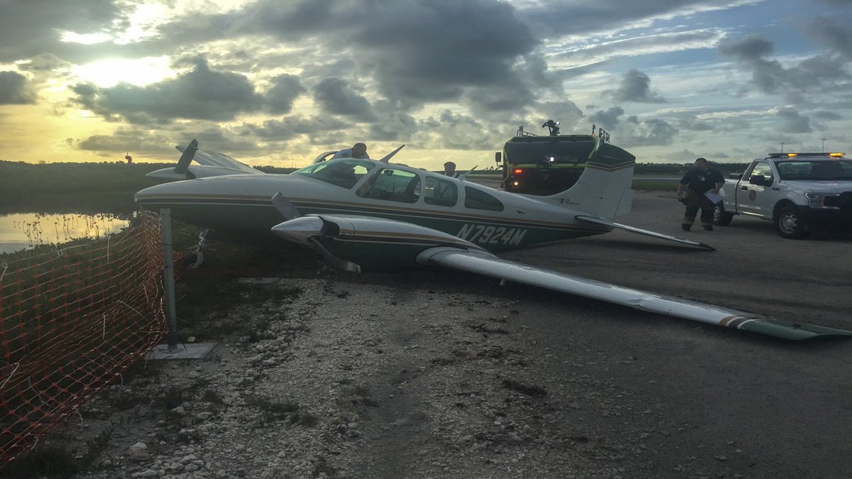 Small plane skids off runway at Key West International Airport bit.ly/2l5QgFB?utm_so… https://t.co/9qvgYPukvh