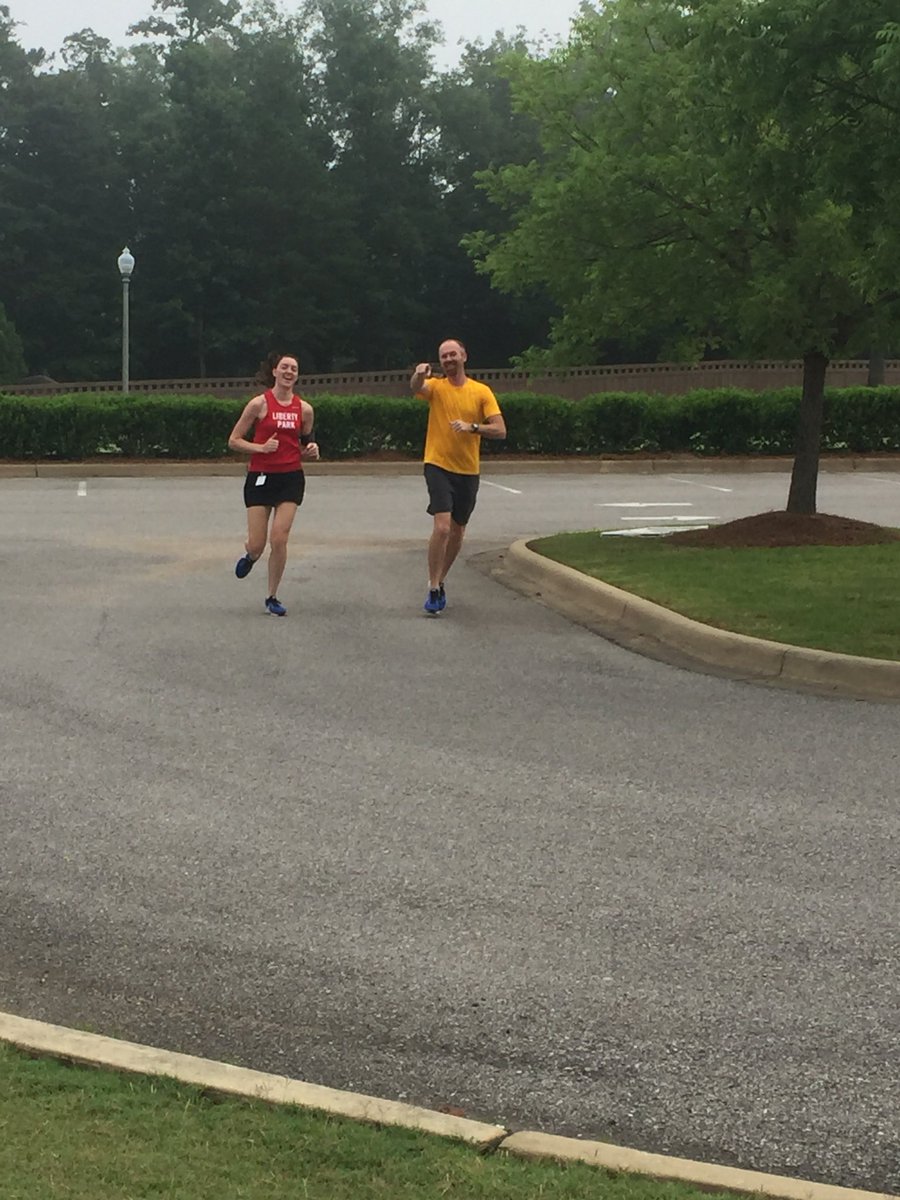 TonyaRozell's tweet photo. 7:00 a.m. The team that runs together... @LibertyParkMS #LPMSXCountry #LPRebelWay https://t.co/sRRMADzSo4