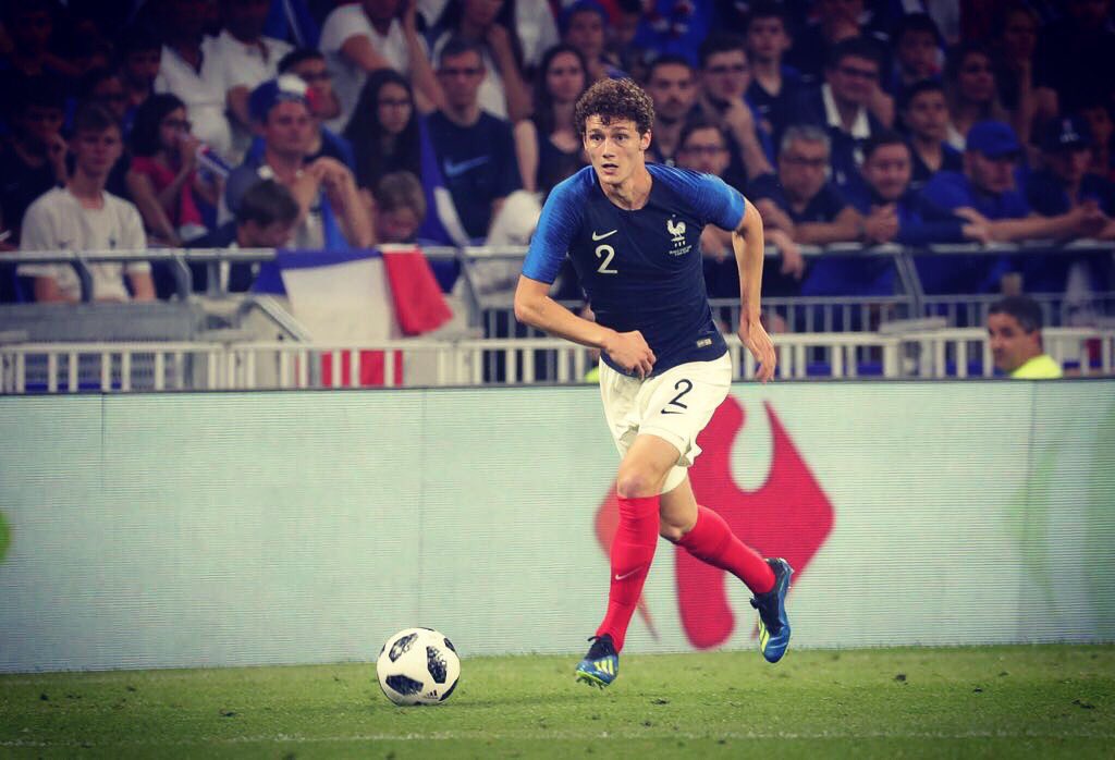 beINLigue1Confo's tweet photo. Quel latéral droit pour la Coupe du Monde ? 🤔🔥

♻️ pour Pavard
❤️ pour Sidibé

#beINBLEUS https://t.co/Jm2lDZvP8F