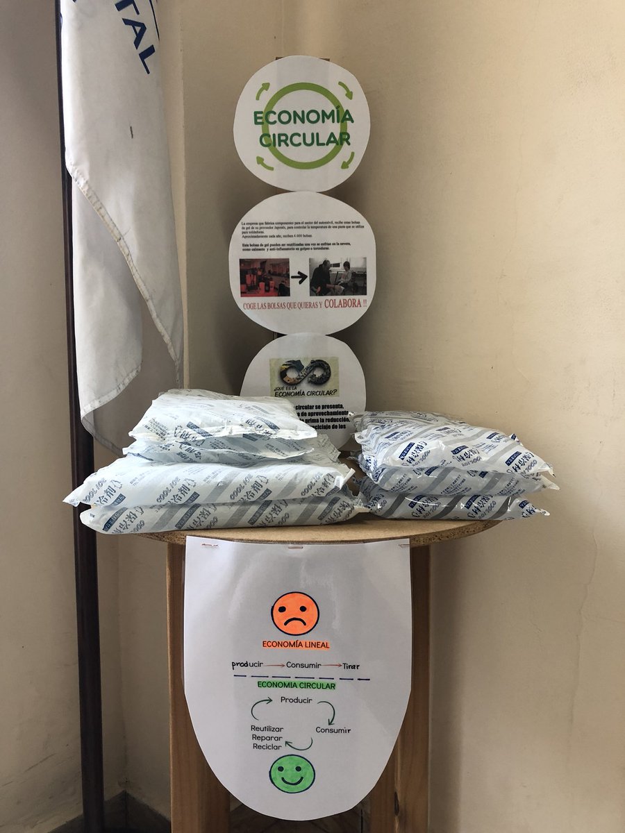 mARTipuigysern's tweet photo. ECONOMIA CIRCULAR
CISVASA, s’ha convertit en un punt de distribució, “PRESCRIPTOR CIRCULAR” Aquestes bosses de gel posant-les a la nevera es poden tornar a fer servir, per calmar el dolor de cops i musculars. #logisticacircular #economiacircular #EMAS #residus https://t.co/OPvGsNioUY