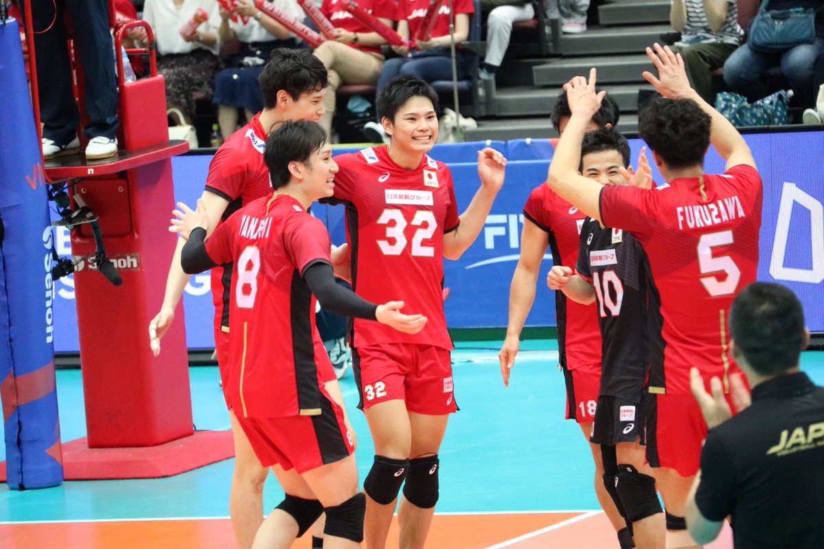 volley_rinmasa's tweet photo. 2018.6.10
決まったこの瞬間が好き。

#ネーションズリーグ 
#柳田将洋
#福澤達哉 
#古賀太一郎
#山内晶大
#関田誠大
#西田有志 https://t.co/M3LtiMlv1g