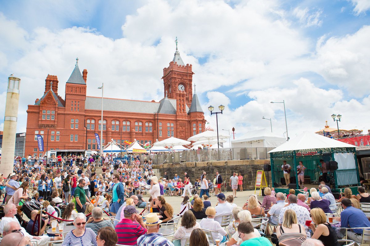 cardiff_events's tweet photo. 🎪#Cardiff's International #Food &amp; #Drink #Festival is back!🎪

Returning on July 6th-8th with #StreetFood, #LiveMusic, craft fair, farmers market, &amp; local produce, you won't want to miss it. 🥙🍹

Follow the link for more info:
https://t.co/5Rf1cZgqAE https://t.co/RP0hcaMHpR